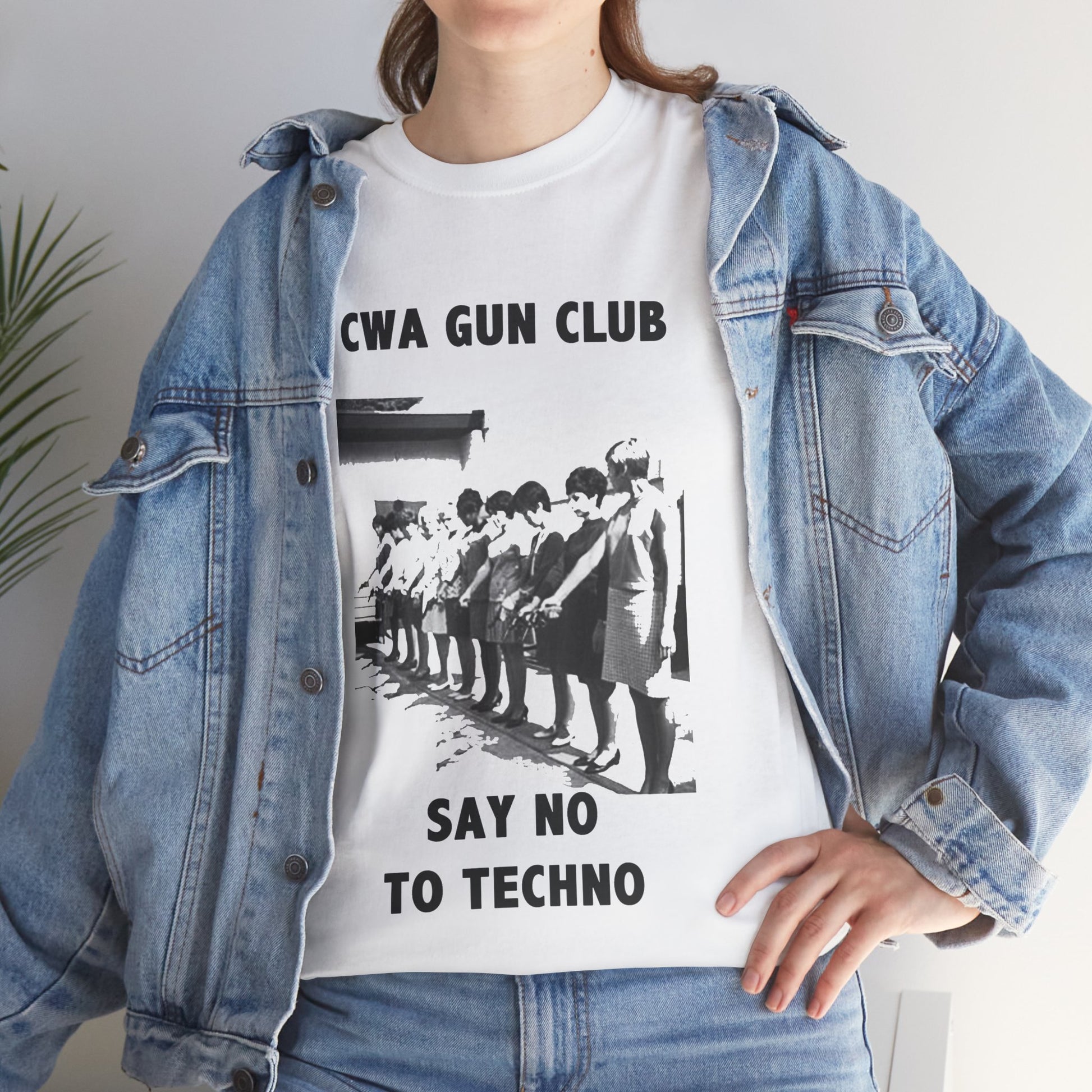 CWA Gun Club T-shirt - Retro Au Go Go