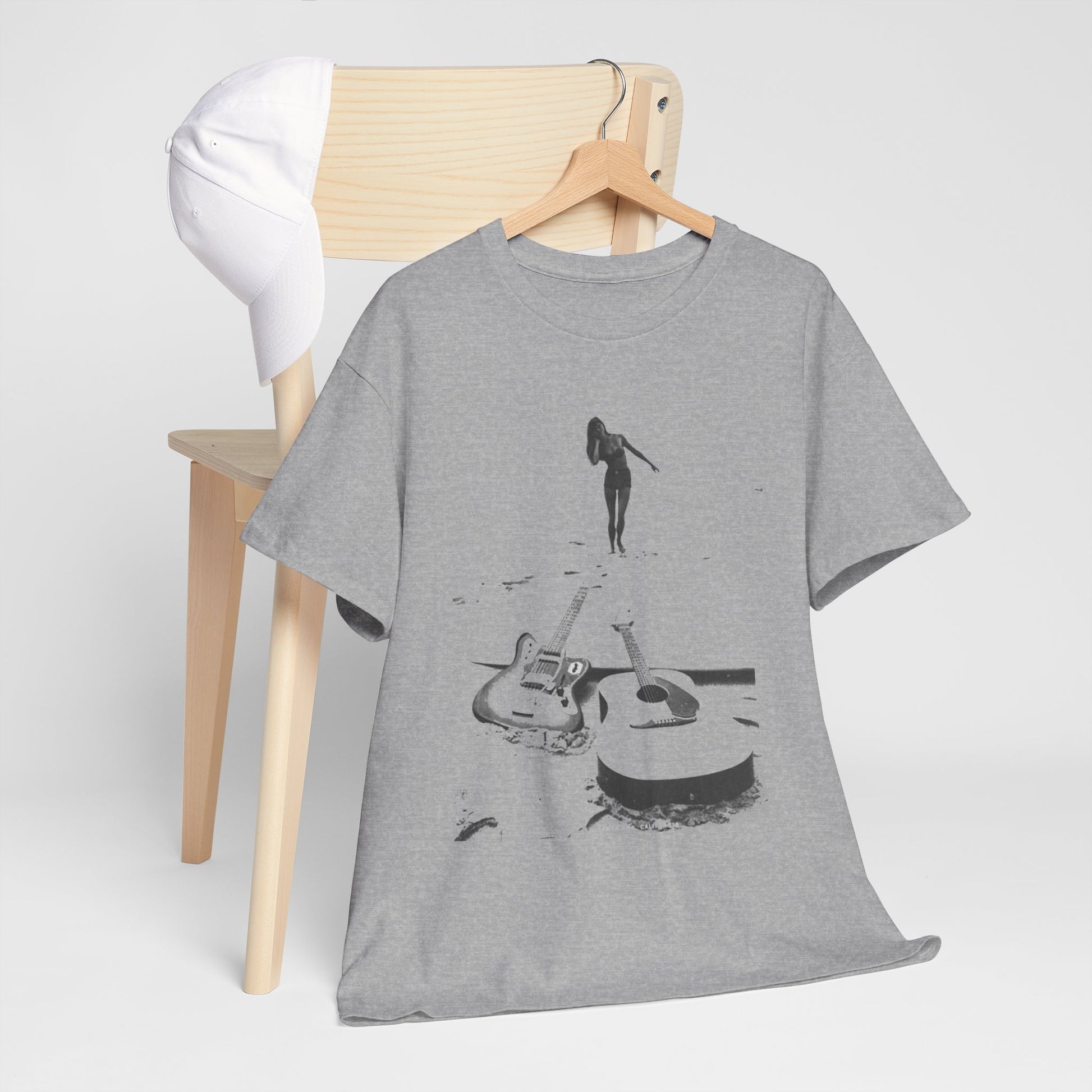 Bikini Beach Guitar T-shirt - Retro Au Go Go