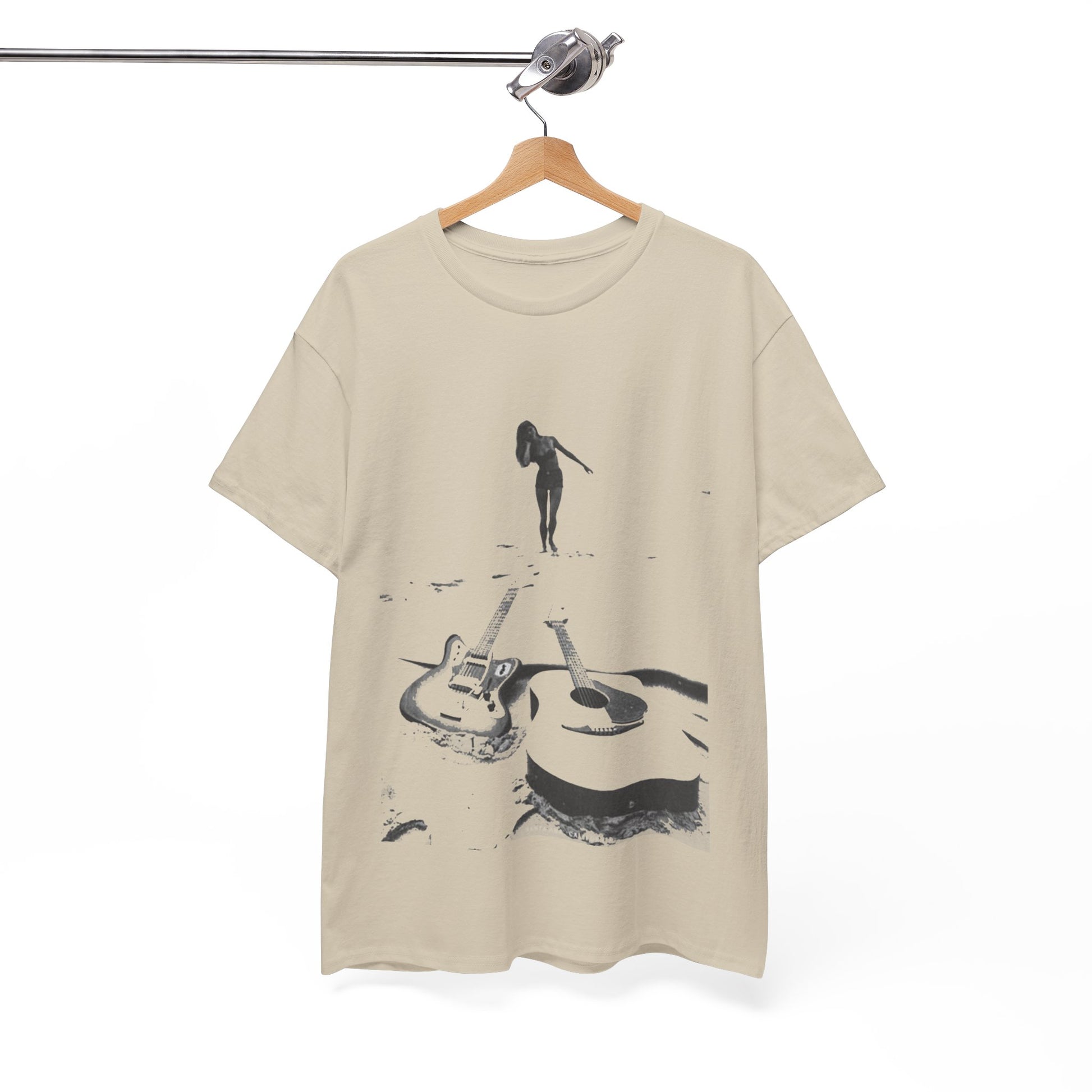 Bikini Beach Guitar T-shirt - Retro Au Go Go
