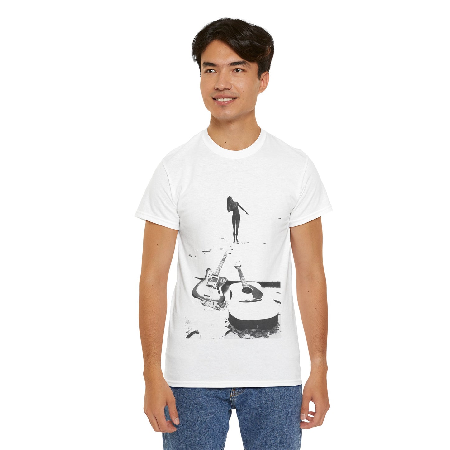 Bikini Beach Guitar T-shirt - Retro Au Go Go