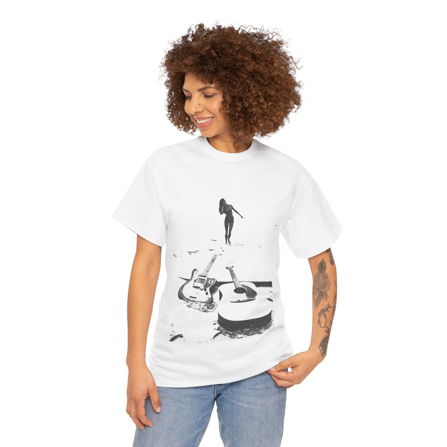 Bikini Beach Guitar T-shirt - Retro Au Go Go
