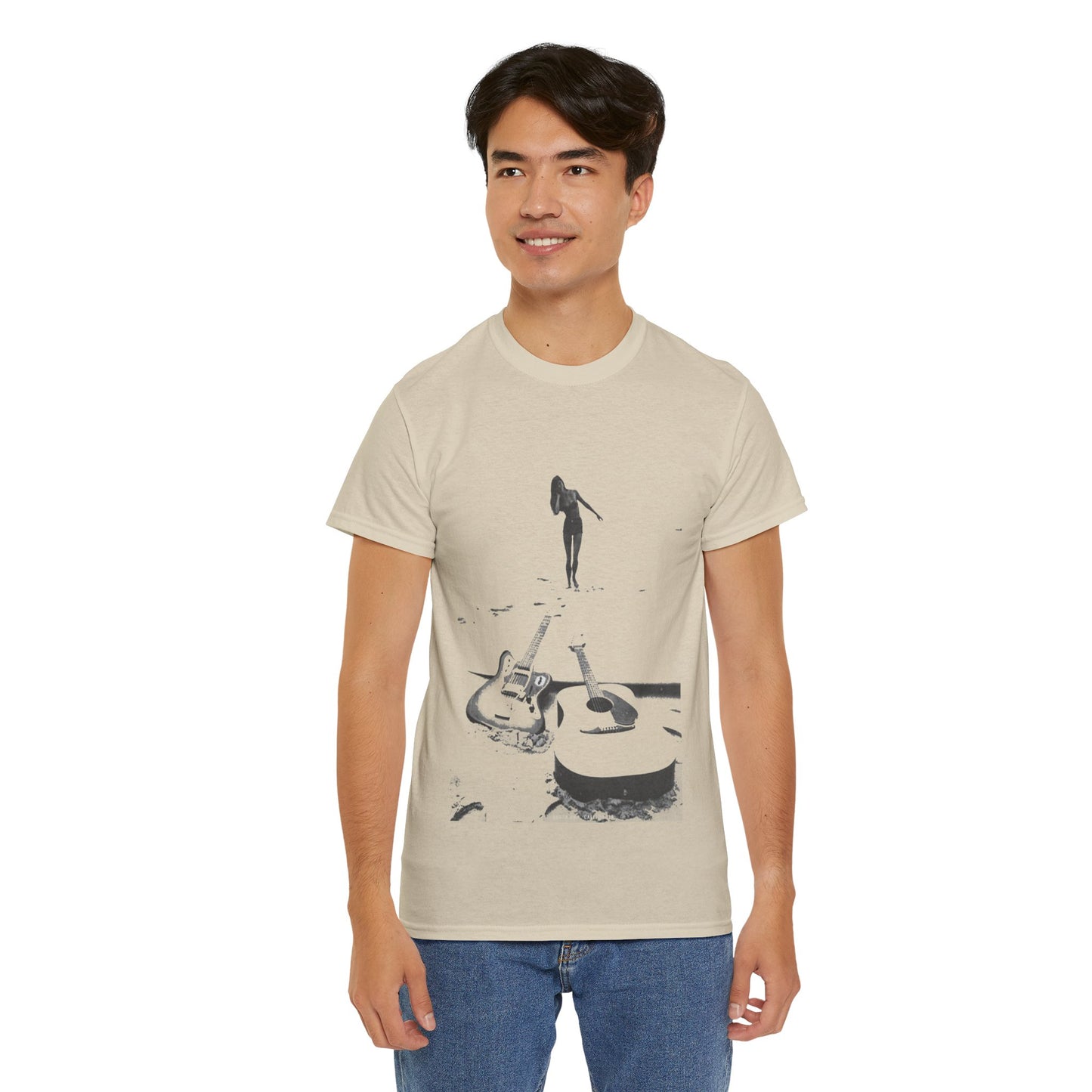 Bikini Beach Guitar T-shirt - Retro Au Go Go