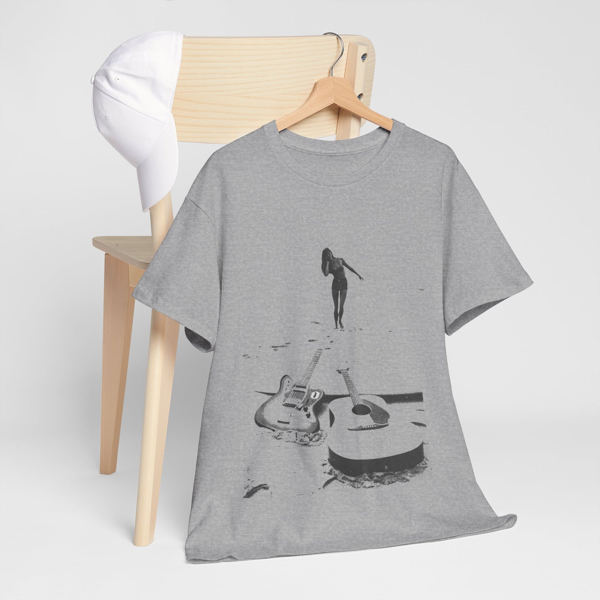 Bikini Beach Guitar T-shirt - Retro Au Go Go