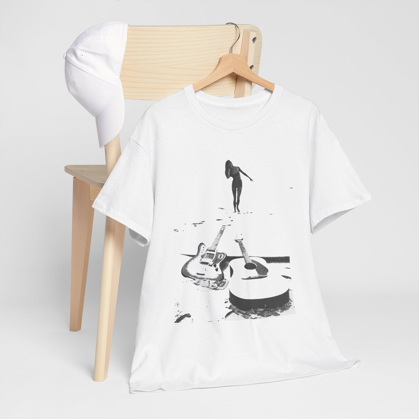 Bikini Beach Guitar T-shirt - Retro Au Go Go