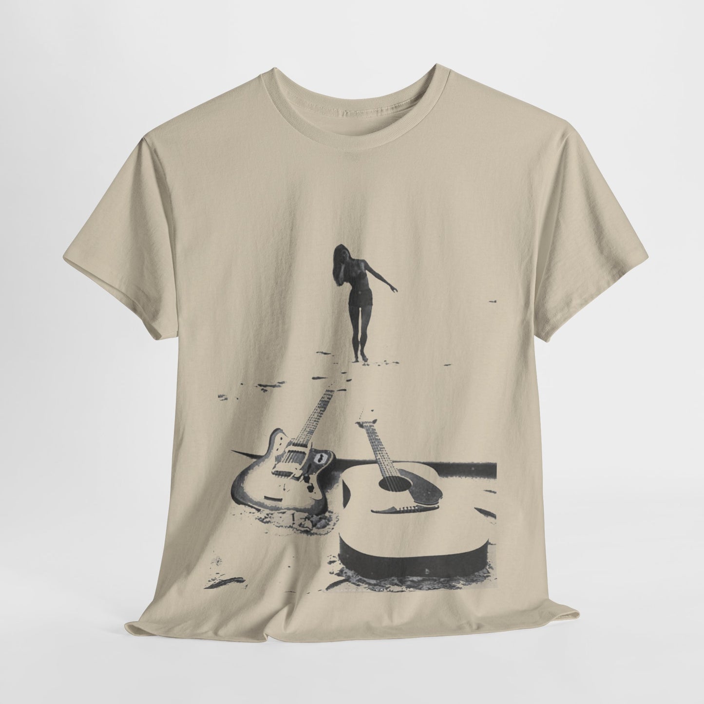 Bikini Beach Guitar T-shirt - Retro Au Go Go