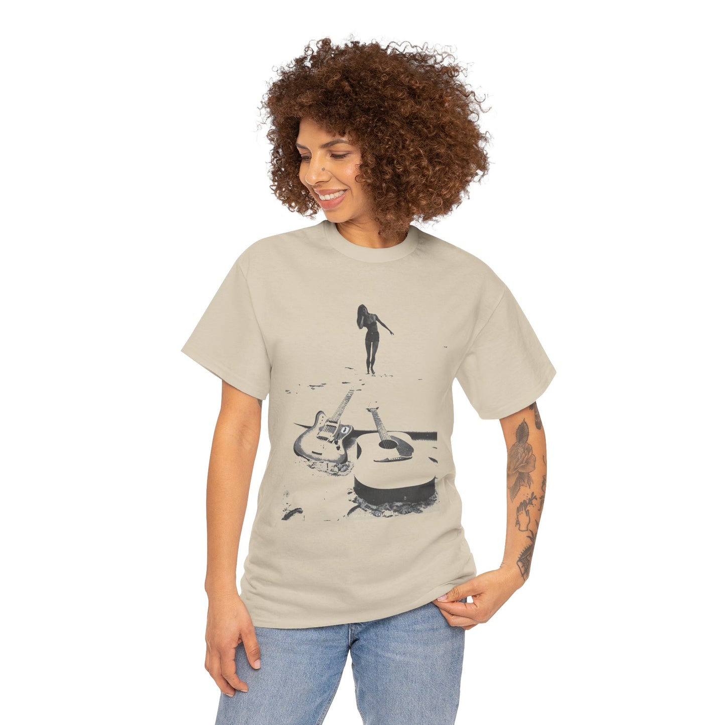 Bikini Beach Guitar T-shirt - Retro Au Go Go