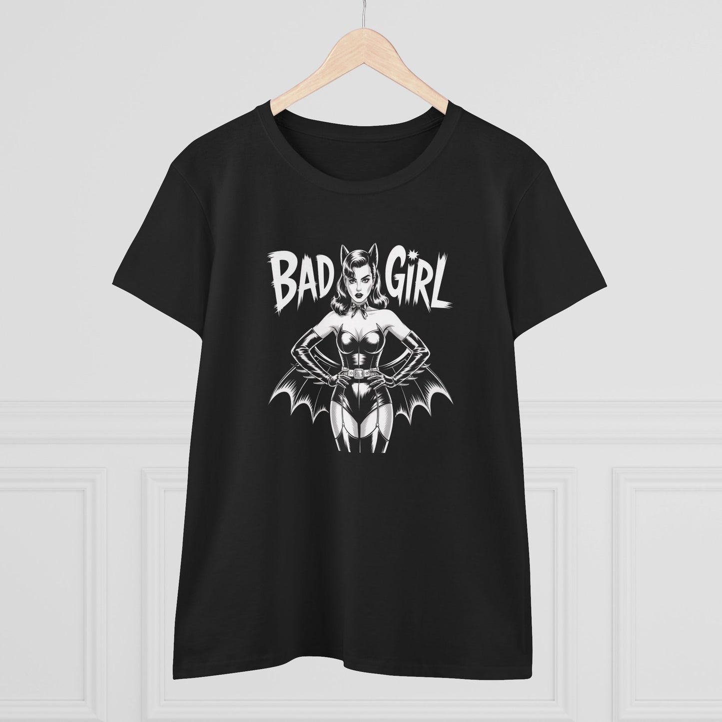 Bad Bat Girl Women's T-Shirt - Retro Au Go Go