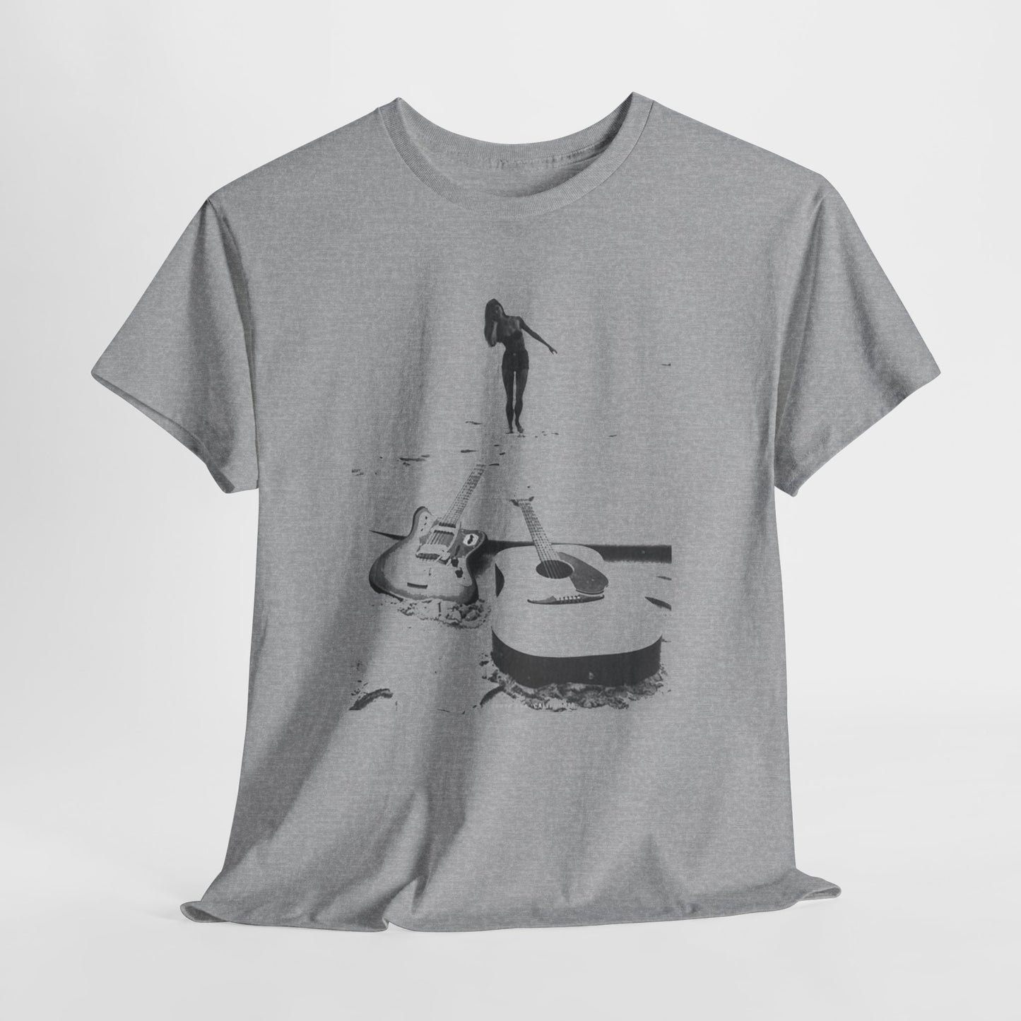 Bikini Beach Guitar T-shirt - Retro Au Go Go