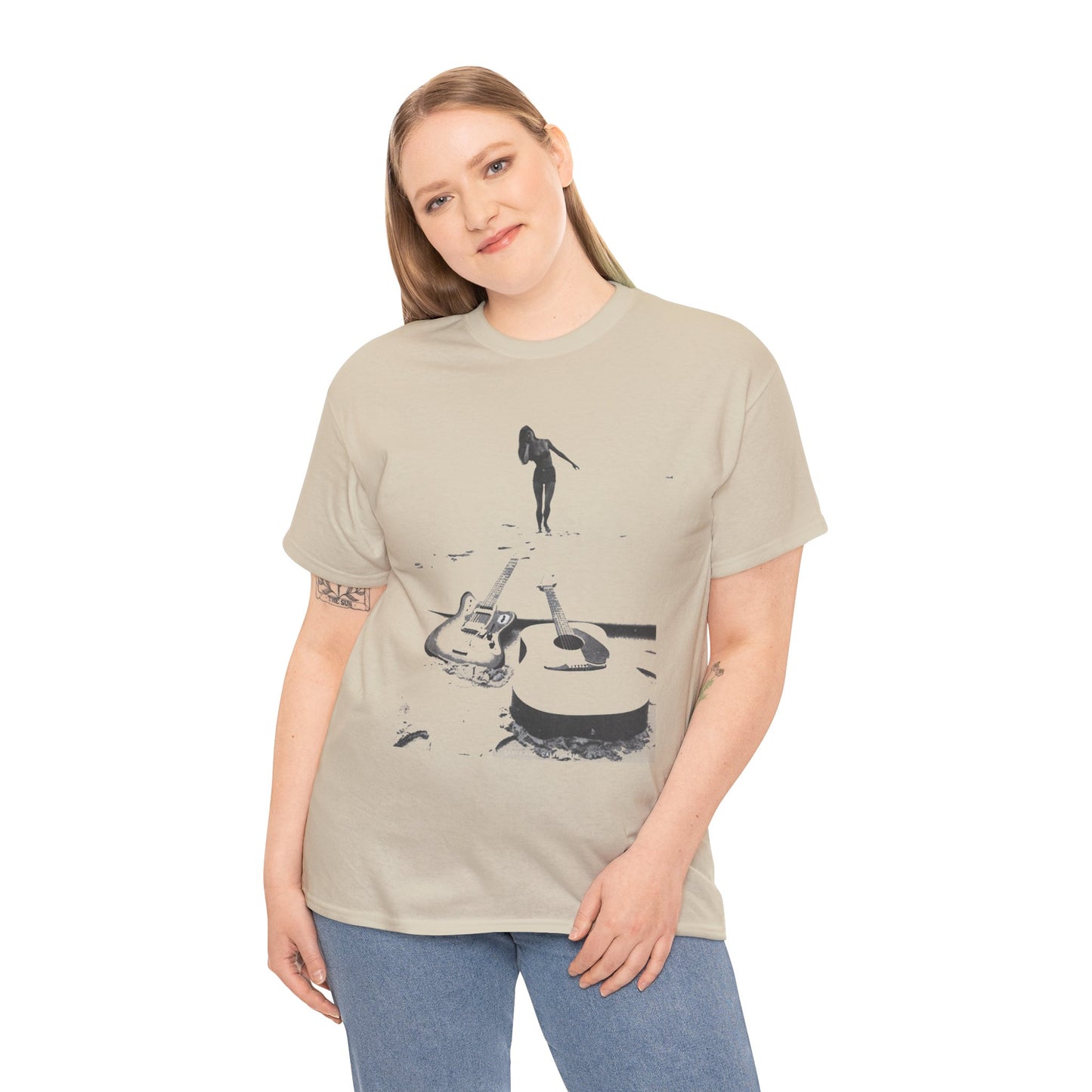 Bikini Beach Guitar T-shirt - Retro Au Go Go