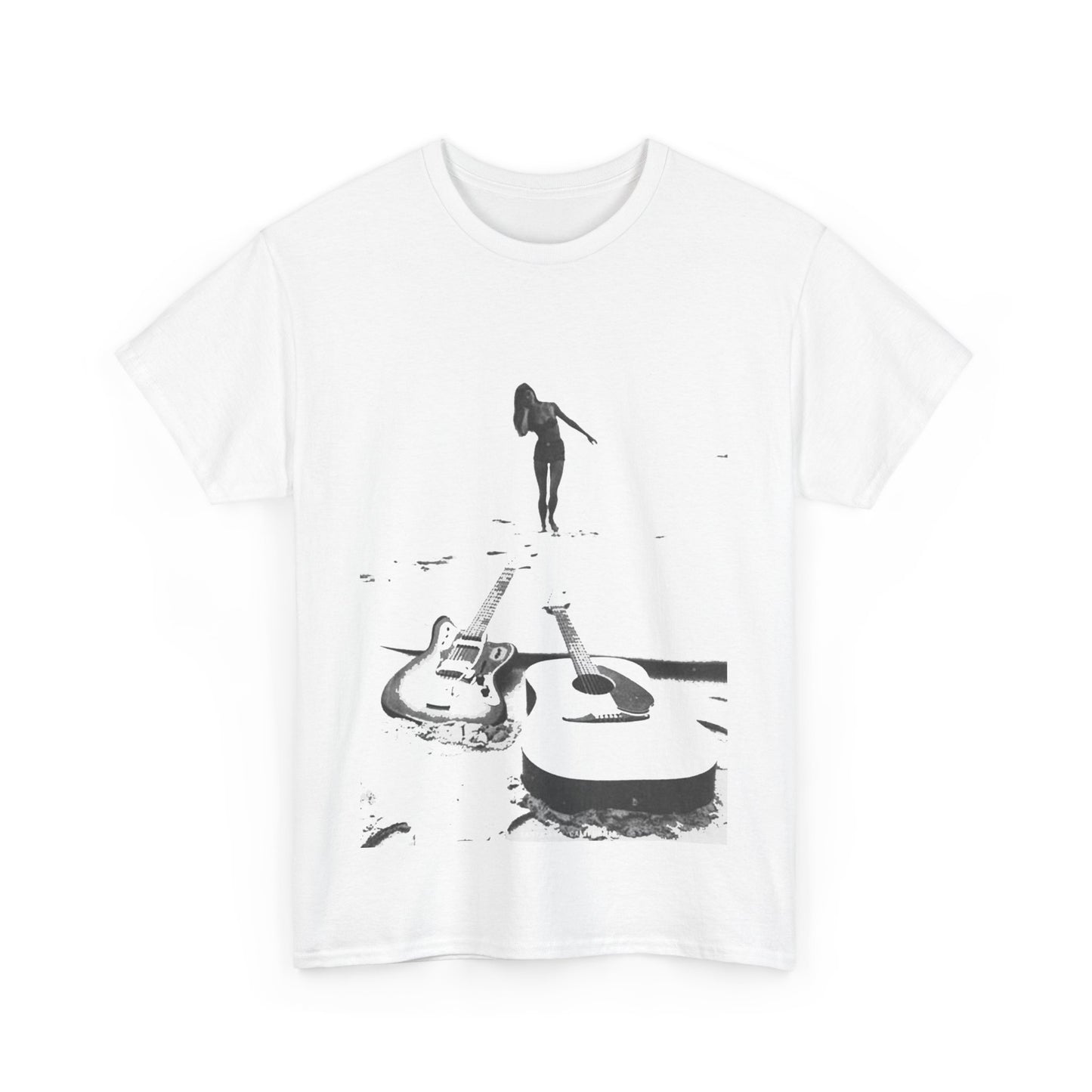 Bikini Beach Guitar T-shirt - Retro Au Go Go