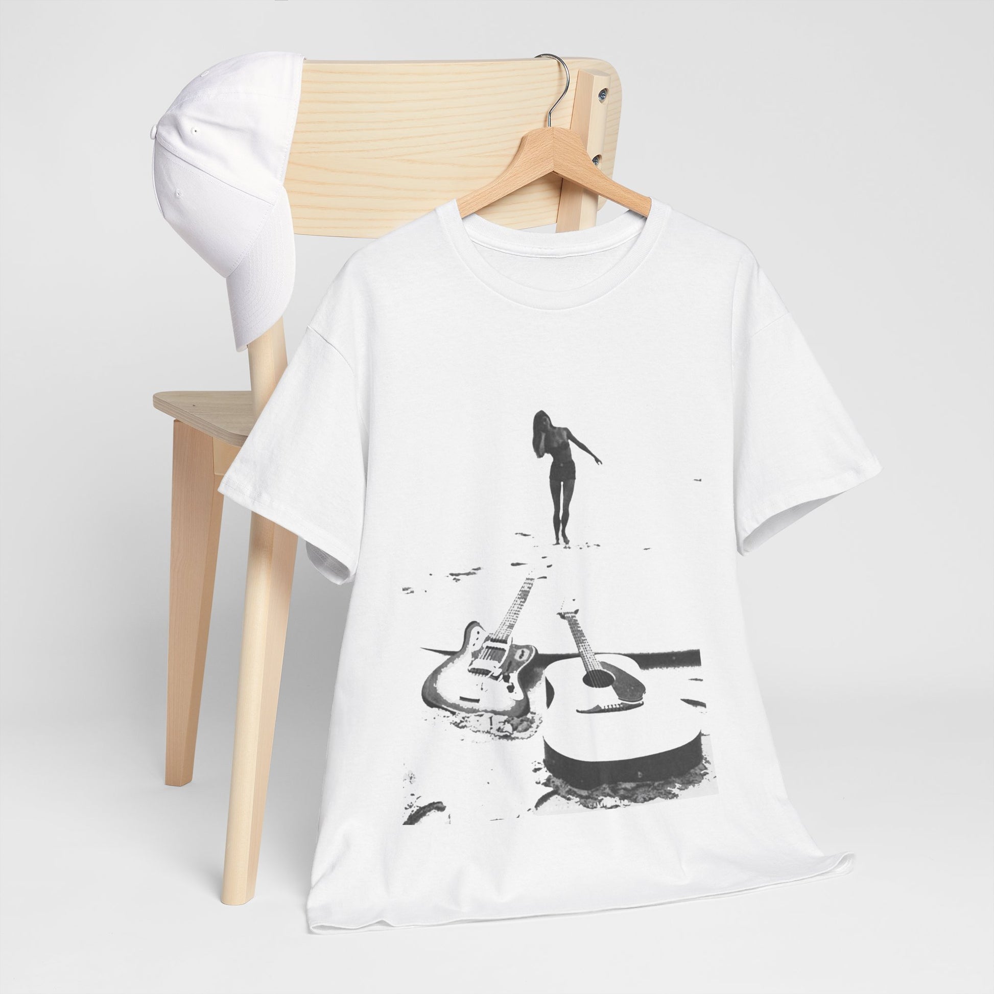 Bikini Beach Guitar T-shirt - Retro Au Go Go