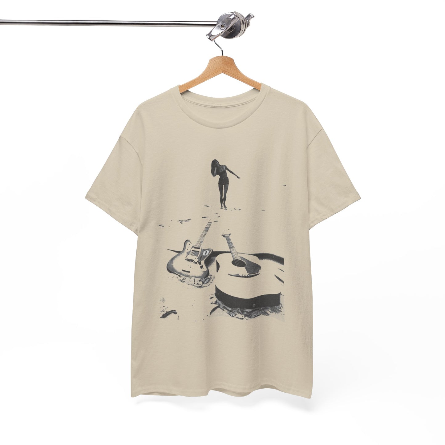 Bikini Beach Guitar T-shirt - Retro Au Go Go