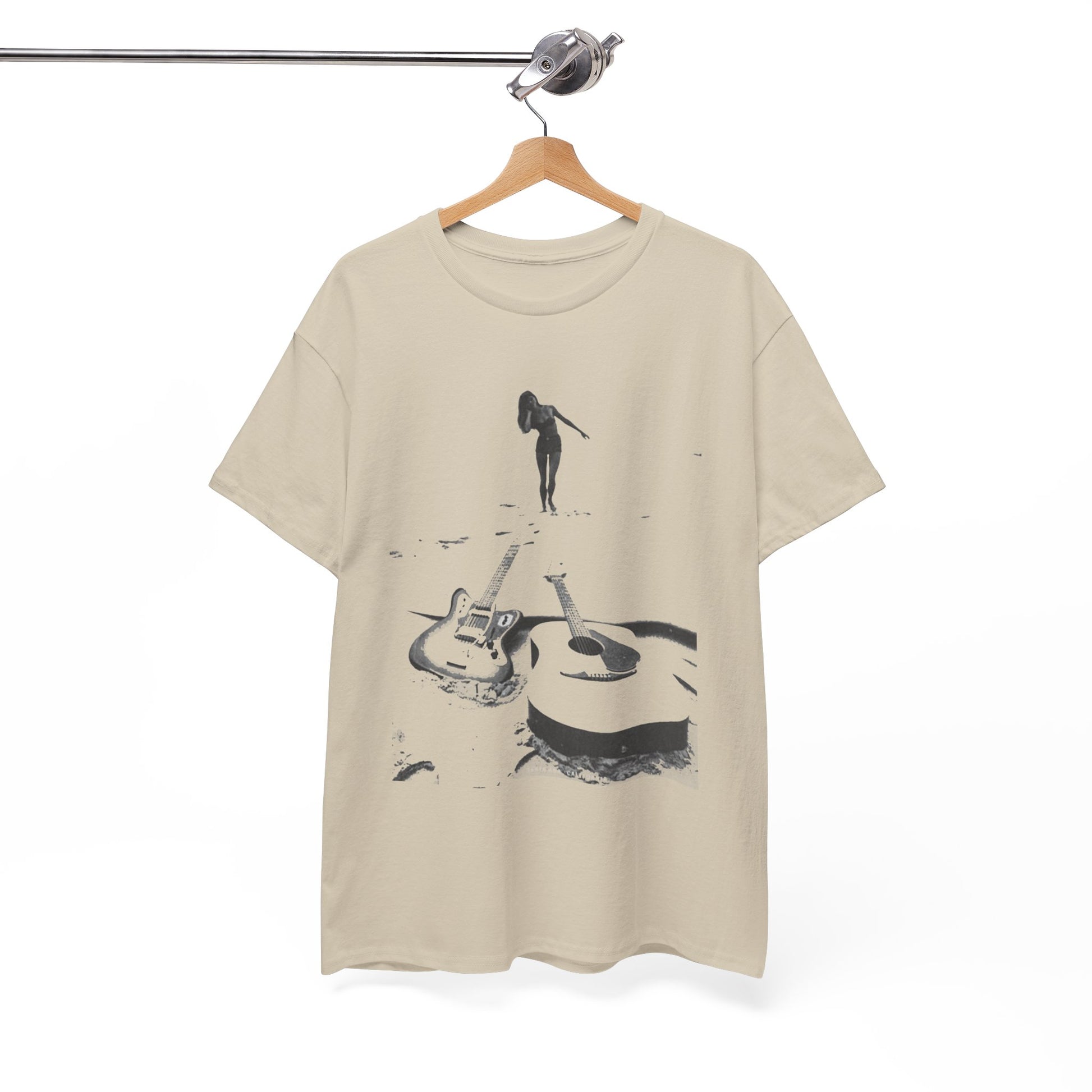 Bikini Beach Guitar T-shirt - Retro Au Go Go